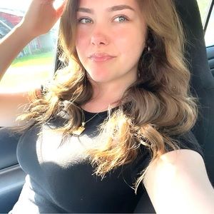 Meet your Posher, Danika